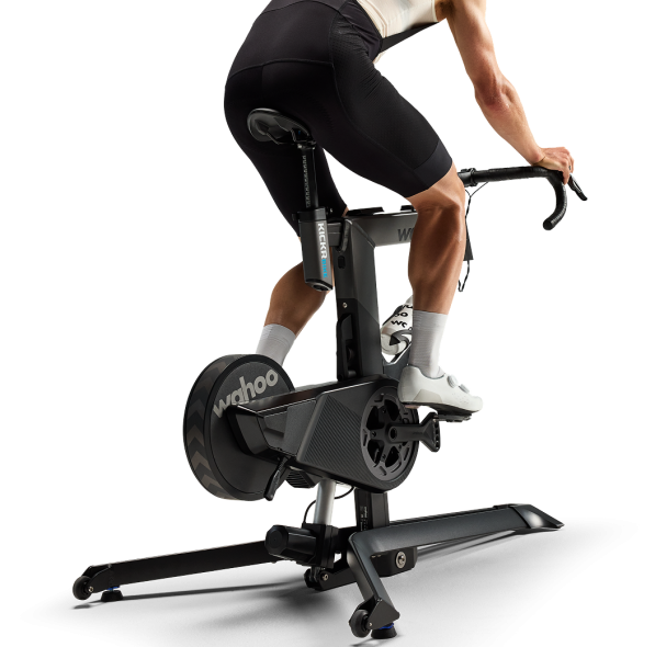 Wahoo Kickr Bike Pro &ndash; Ride Real val&oacute;s menet&eacute;rzet, emelkedőszimul&aacute;ci&oacute;s technol&oacute;gia