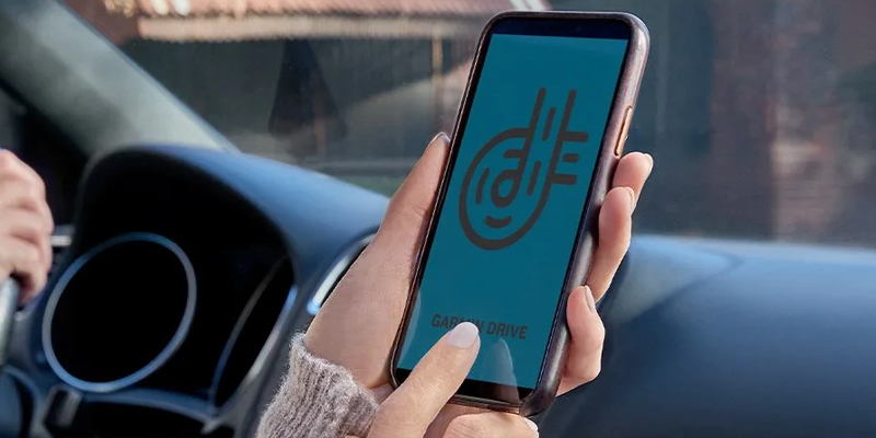 Garmin Drive alkalmazás okostelefonon – navigáció egyszerűsítése Garmin Camper navigátorral párosítva