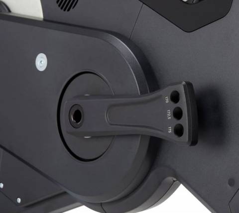 170, 172,5 és 175mm-es lyukba lehet beletekerni a pedált a hajtókarhosszodhoz igazítva