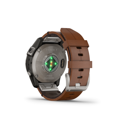 Garmin Fenix 7 PRO Sapphire Solar Carbon Gray DLC Titanium Gesztenyebarna bőrszíjjal (Exclusive)