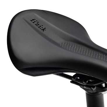 Wahoo Kickr Bike Pro &ndash; Fizik Aliante pr&eacute;mium nyereg